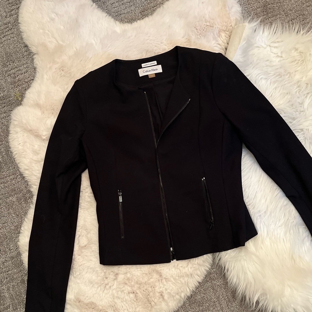 Calvin Klein Invisible Fit Solution jacket